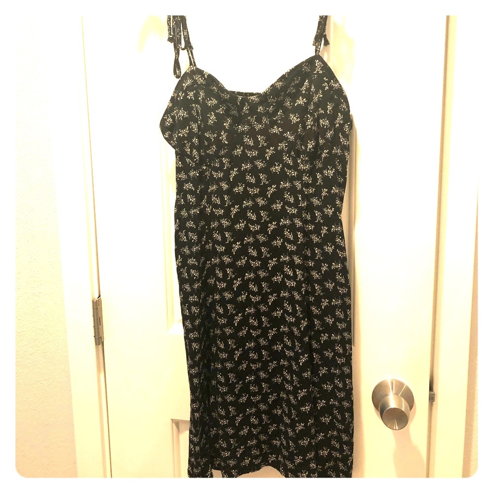 American Eagle black pattern strappy summer dress